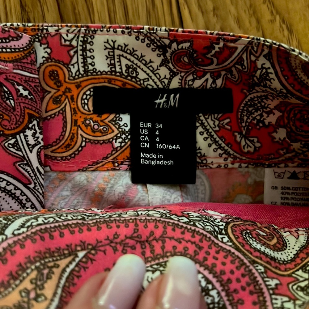 H&M - Picture 2 of 3